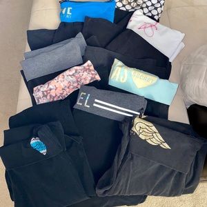 4 Victoria’s Secret The Original Yoga Pants